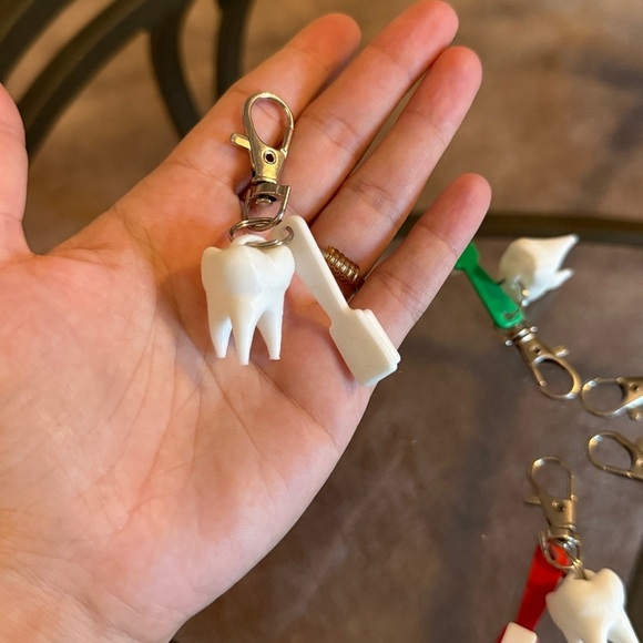3D Printed 5 SET Colorful Tooth Keychains. Pick Color. - Picture 5 of 6